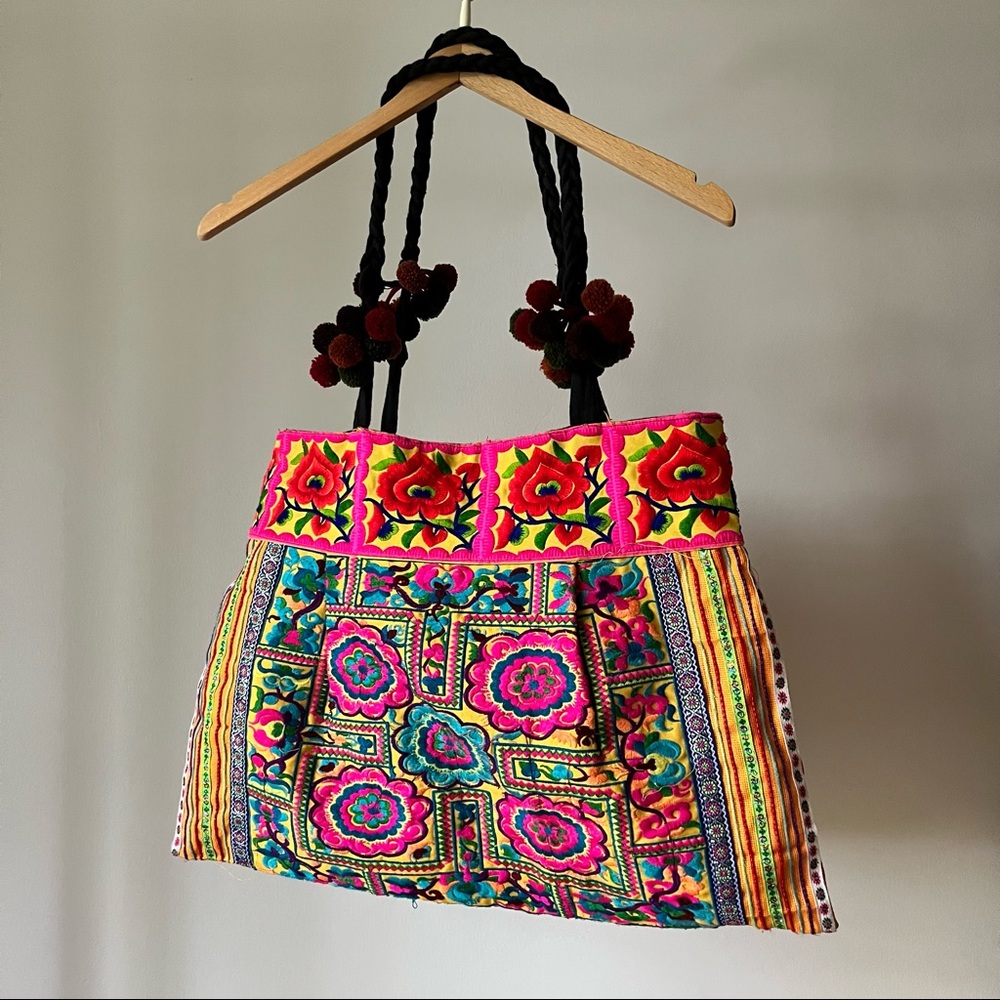 Colorful Embroidered Bag - Picture 4 of 11